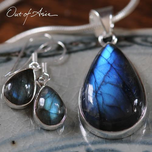 Labradorite ...it's Magic! - OutOfAsia